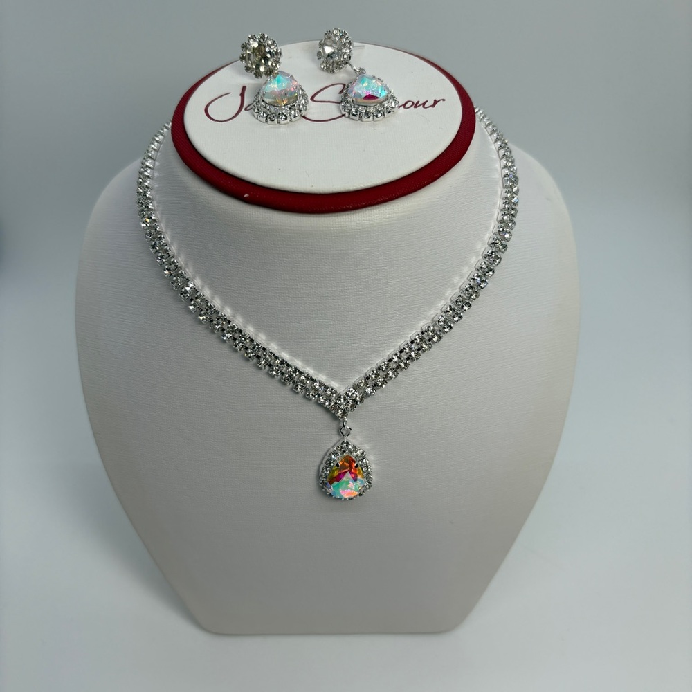AB And Silver Crystal Rhinestone Teardrop Lariat Necklace And Earrings